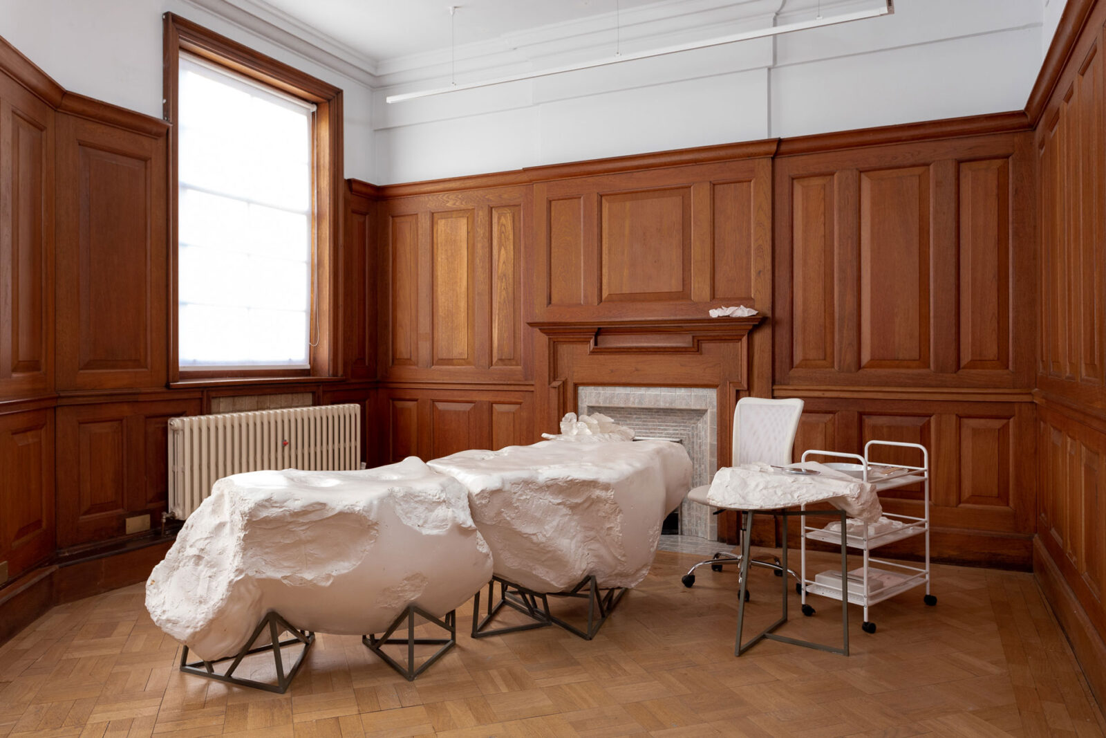 Sculptural signature facial